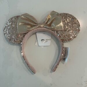 Disney Minnie Mouse ears rose gold!